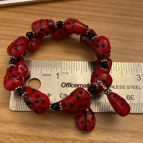 Beautiful lampwork ladybug wraparound bracelet - Picture 8 of 8